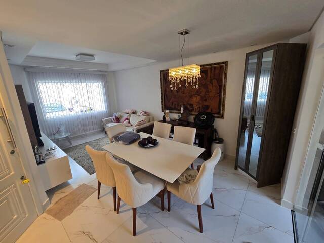Casa para Venda em Curitiba - 2