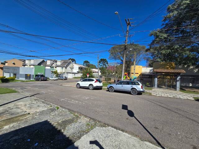 Sobrado para Venda em Curitiba - 2